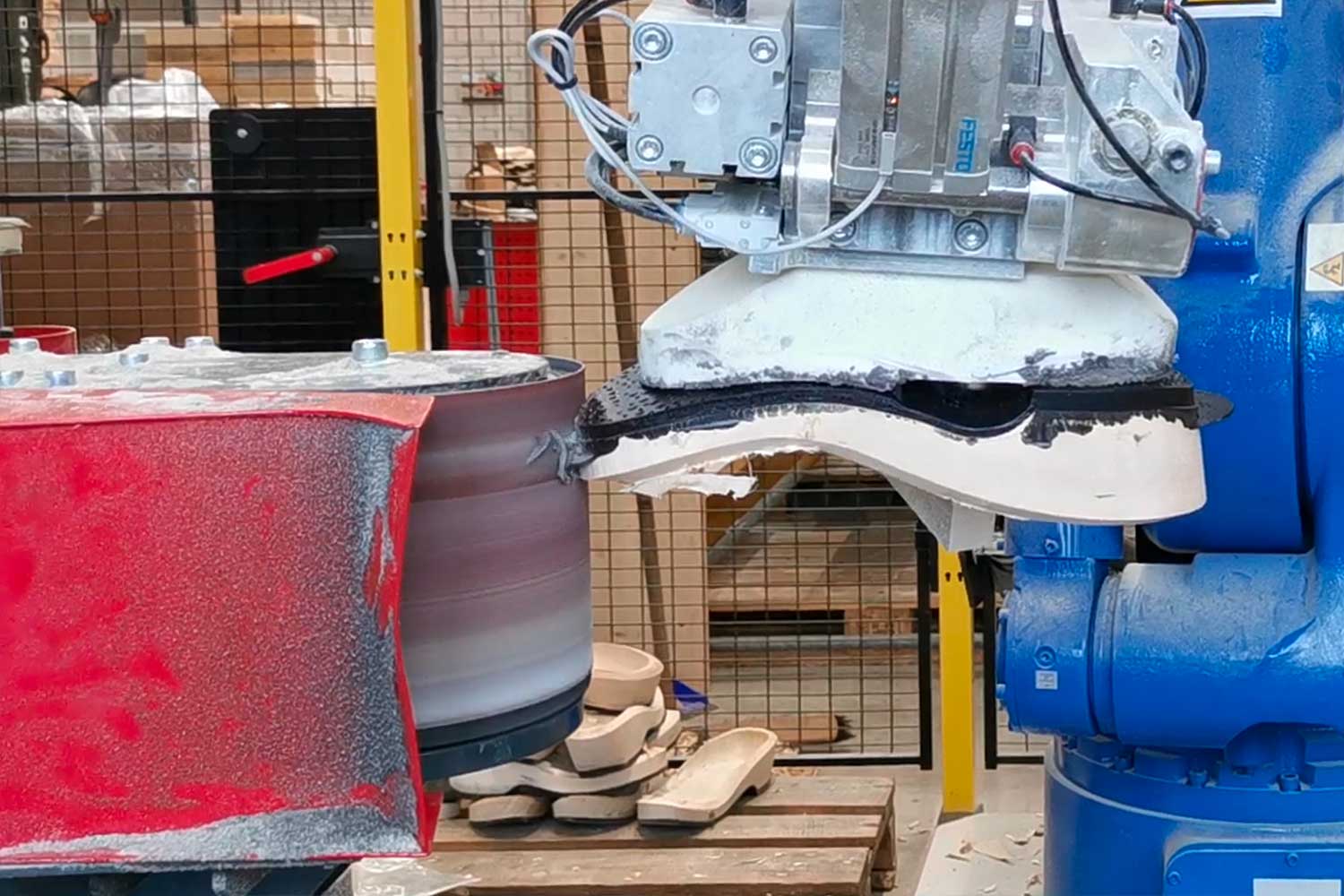 ZÜND Robotik Holzbearbeitung