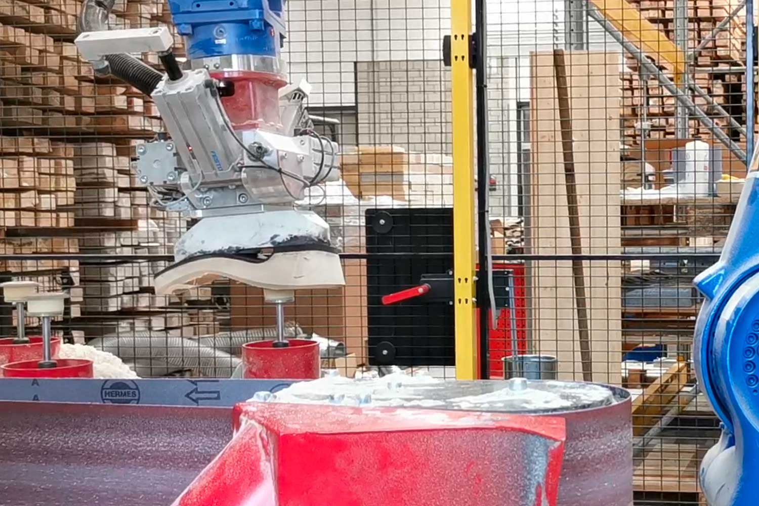 ZÜND Robotik Holzbearbeitung