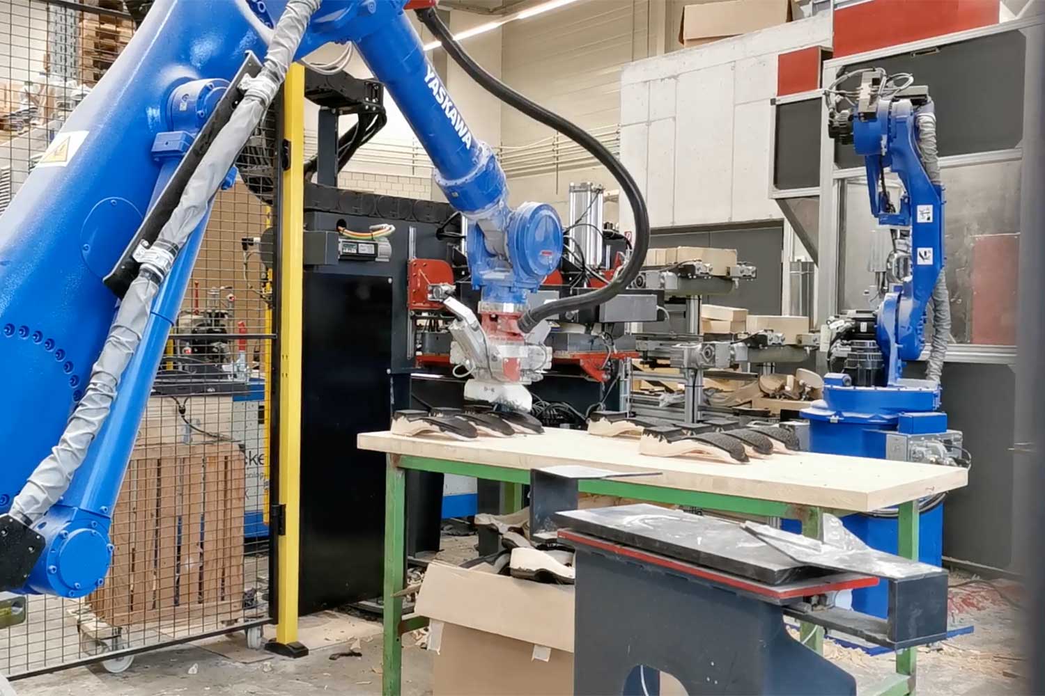 ZÜND Robotik Holzbearbeitung
