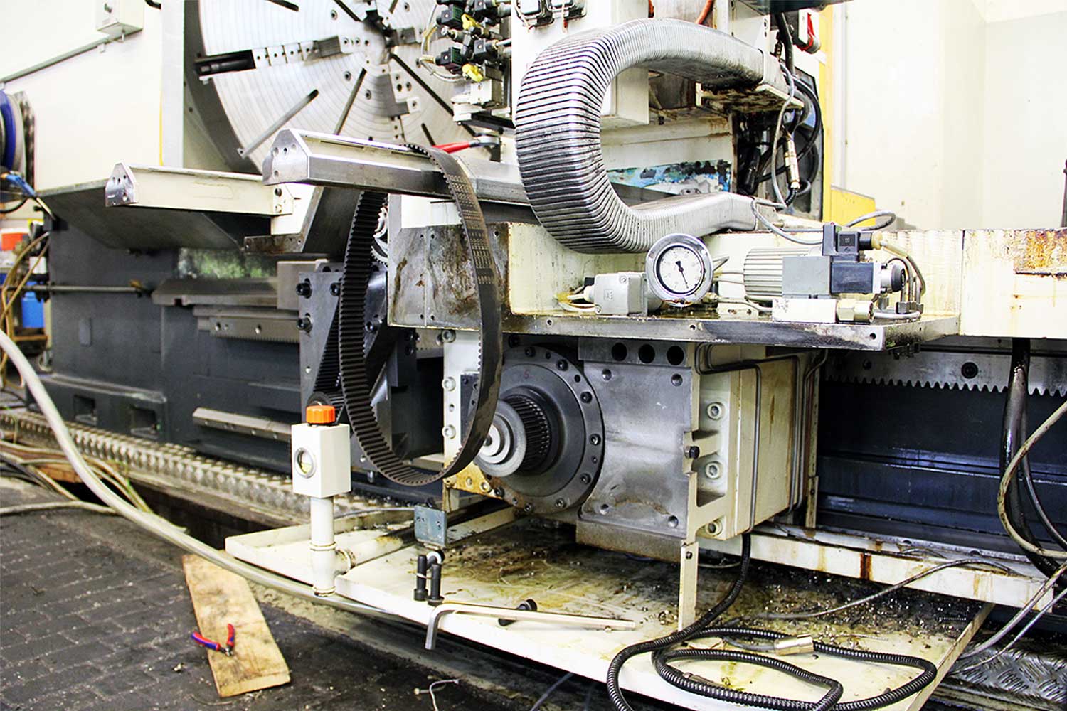 ZÜND Umbau Drehmaschine